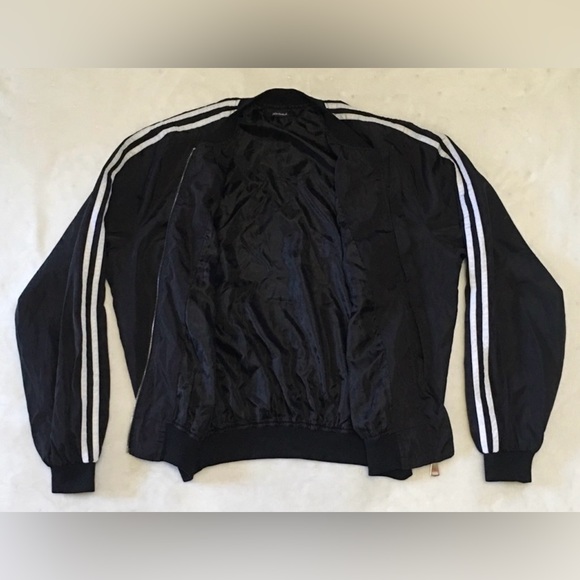 Color Swatch - Picture 2 of 4